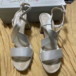 Special Occasions Saugus Shoe  Dyeables Sz 7 B  Wedding Bridesmaid Heels Sandals